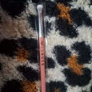 Laruce Pink Makeup Brush